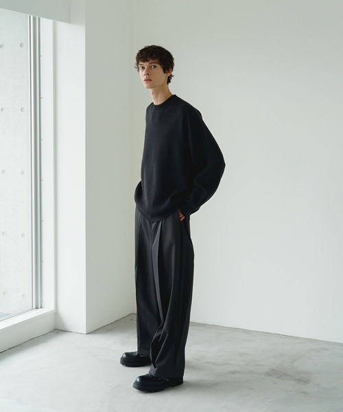 STERNBERG(スタンバーグ)の「スーパーエクストラファインメリノクルーリブニット(ニット/セーター・メンズ・ブラック/チャコールグレー・MEDIUM/LARGE)」の3枚目の写真