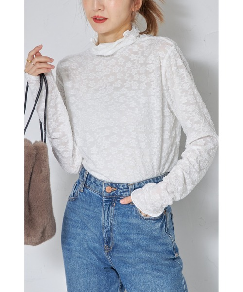 &. NOSTALGIA(アンドドットノスタルジア)の「【ZOZO限定】フラワーシアージャガードタートルトップス(Tシャツ/カットソー・レディース・ブラック/オフホワイト・M)」の2枚目の写真