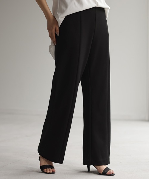 HUG.U（ハグユー）の「推し色見つかる 超楽カラーパンツ（スラックス・レディース・ベージュ/イエロー/レッド/グリーン/ブラック/グレー/ブルー/フューシャピンク・レギュラー丈/トール丈）」の2枚目の写真