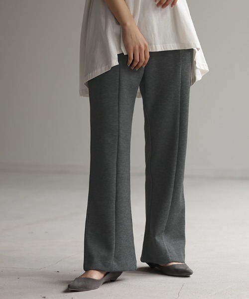 HUG.U（ハグユー）の「推し色見つかる 超楽カラーパンツ（スラックス・レディース・ベージュ/イエロー/レッド/グリーン/ブラック/グレー/ブルー/フューシャピンク・レギュラー丈/トール丈）」の13枚目の写真