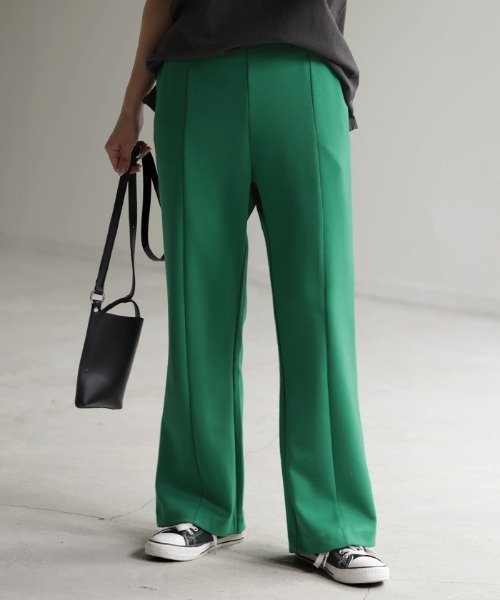 HUG.U（ハグユー）の「推し色見つかる 超楽カラーパンツ（スラックス・レディース・ベージュ/イエロー/レッド/グリーン/ブラック/グレー/ブルー/フューシャピンク・レギュラー丈/トール丈）」の19枚目の写真