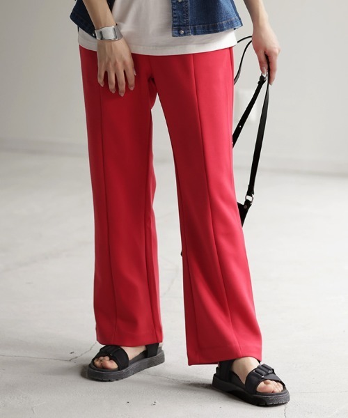 HUG.U（ハグユー）の「推し色見つかる 超楽カラーパンツ（スラックス・レディース・ベージュ/イエロー/レッド/グリーン/ブラック/グレー/ブルー/フューシャピンク・レギュラー丈/トール丈）」の17枚目の写真