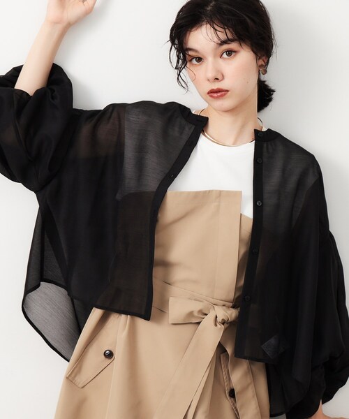 OPAQUE.CLIP（オペークドットクリップ）の「◆シアーバルーンボリュームスリーブブラウス【洗濯機洗い可】（シャツ/ブラウス・レディース・ライトグレー/グリーン系/ブラック・00）」の2枚目の写真