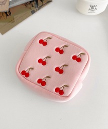 cream creme（クリームクレーム）の「チェリー 刺繍 化粧品 ポーチ（ポーチ）」