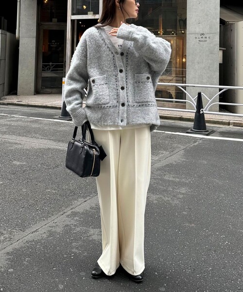 fredy emue（フレディエミュ）の「もちとろセミワイドイージーパンツ（その他パンツ・レディース・アイボリー/ブラック/チャコールグレー・38/36）」の4枚目の写真