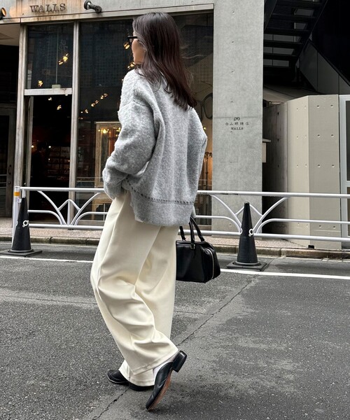 fredy emue（フレディエミュ）の「もちとろセミワイドイージーパンツ（その他パンツ・レディース・アイボリー/ブラック/チャコールグレー・38/36）」の8枚目の写真