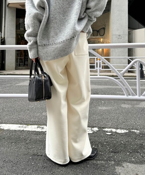 fredy emue（フレディエミュ）の「もちとろセミワイドイージーパンツ（その他パンツ・レディース・アイボリー/ブラック/チャコールグレー・38/36）」の13枚目の写真