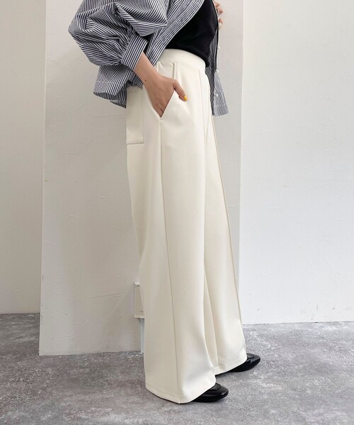 fredy emue（フレディエミュ）の「もちとろセミワイドイージーパンツ（その他パンツ・レディース・アイボリー/ブラック/チャコールグレー・38/36）」の21枚目の写真