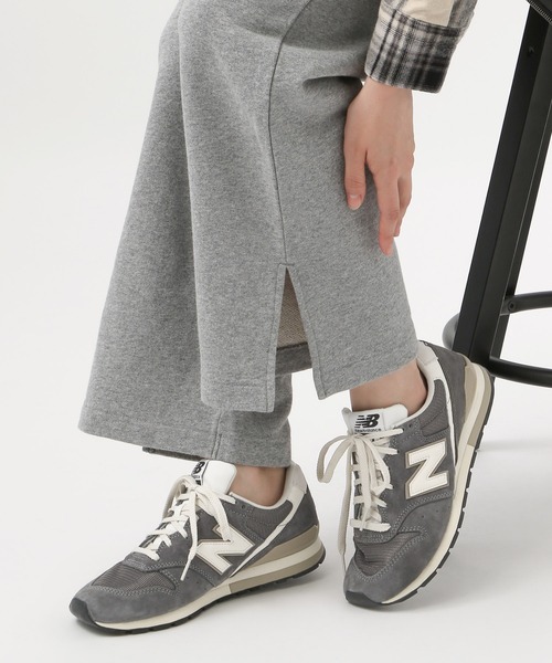 NEW BALANCE(ニューバランス)の「【new balance(ニューバランス)】996(WOMEN)(スニーカー・レディース・グレー/ブラック・MEDIUM/LARGE)」の1枚目の写真