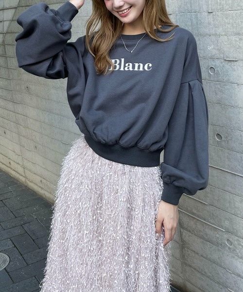 clear（クリア）の「ロゴ刺繍袖ボリュームデザインスウェット [スタイルアップ シンプル ふんわり]≪2024AW新作≫（スウェット・レディース・オフホワイト/チャコールグレー/ブルーグレー・F）」の7枚目の写真