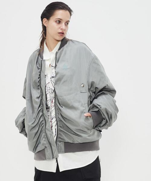 CONVERSE TOKYO(コンバーストウキョウ)の「MILITARY GATHER MA-1(MA-1・メンズ・ブラック/カーキ・MEDIUM/SMALL)」の3枚目の写真