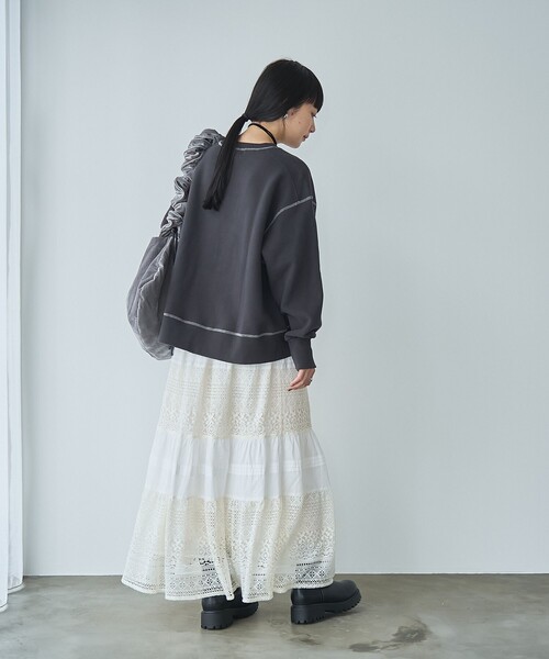 PENNEYS(ぺニーズ)の「Penneys(ぺニーズ)別注モチモチ裏起毛クルーネックスウェット(スウェット・レディース・ライトグレー/ダークグレー/オレンジ系その他/ケリーグリーン・M/L)」の9枚目の写真
