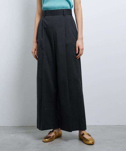 LANVIN en Bleu(ランバンオンブルー)の「ウールポリエステルタックワイドパンツ(その他パンツ・レディース・ネイビー/オフホワイト・38/36)」の2枚目の写真