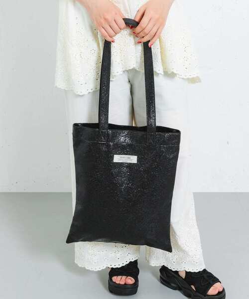 URBAN RESEARCH Sonny Label(アーバンリサーチサニーレーベル)の「メタリックトートバッグ(トートバッグ・レディース・ブラック/ゴールド/ベージュ・ONE)」の8枚目の写真