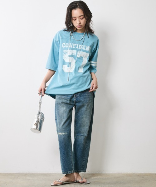 CHIC STYLE(シックスタイル)の「綿100%フットボールTシャツ<大きいサイズ有>シックスタイル(Tシャツ/カットソー・レディース・チャコール/サックスブルー・LL/3L/4L/5L/M/L)」の5枚目の写真
