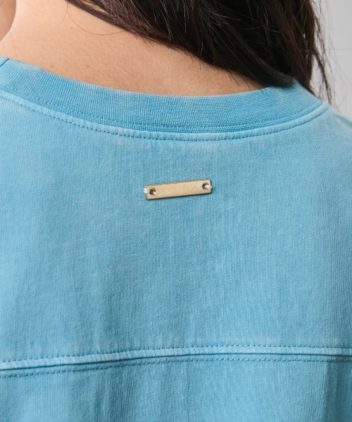 CHIC STYLE(シックスタイル)の「綿100%フットボールTシャツ<大きいサイズ有>シックスタイル(Tシャツ/カットソー・レディース・チャコール/サックスブルー・LL/3L/4L/5L/M/L)」の6枚目の写真