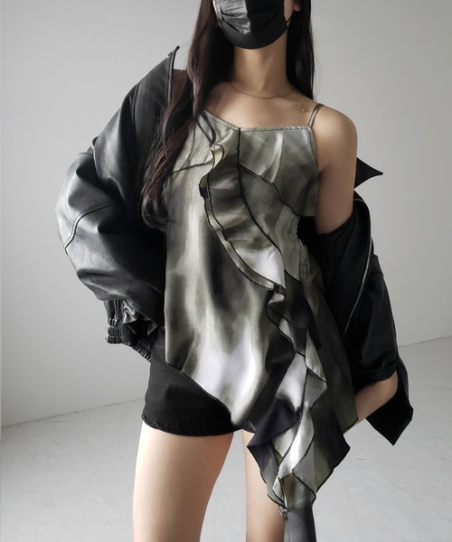 me+em select(ミームセレクト)の「タイダイサテンアシンメトリーフリルキャミソールビスチェ / tiedye satin asymmetry frill camisole bustier(キャミソール・レディース・ブラック・FREE)」の8枚目の写真
