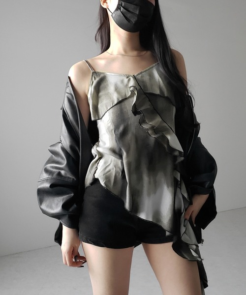 me+em select(ミームセレクト)の「タイダイサテンアシンメトリーフリルキャミソールビスチェ / tiedye satin asymmetry frill camisole bustier(キャミソール・レディース・ブラック・FREE)」の9枚目の写真