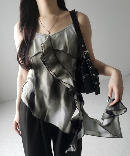 me+em select(ミームセレクト)の「タイダイサテンアシンメトリーフリルキャミソールビスチェ / tiedye satin asymmetry frill camisole bustier(キャミソール・レディース・ブラック・FREE)」の19枚目の写真