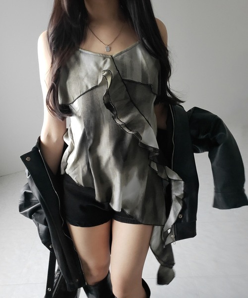 me+em select(ミームセレクト)の「タイダイサテンアシンメトリーフリルキャミソールビスチェ / tiedye satin asymmetry frill camisole bustier(キャミソール・レディース・ブラック・FREE)」の4枚目の写真