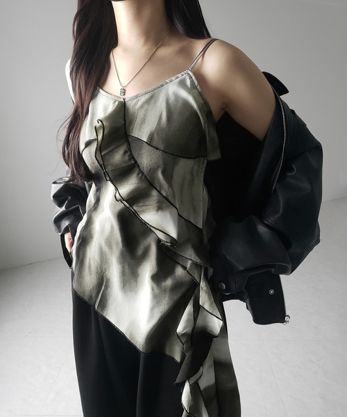 me+em select(ミームセレクト)の「タイダイサテンアシンメトリーフリルキャミソールビスチェ / tiedye satin asymmetry frill camisole bustier(キャミソール・レディース・ブラック・FREE)」の17枚目の写真