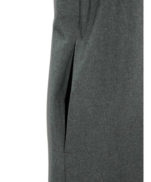 MIDIUMISOLID(ミディウミソリッド)の「MIDIUMISOLID for Ladies アシンメトリープリーツノースリーブワンピース(ワンピース・レディース・チャコールグレー/アイボリー/ブラック・FREE)」の20枚目の写真