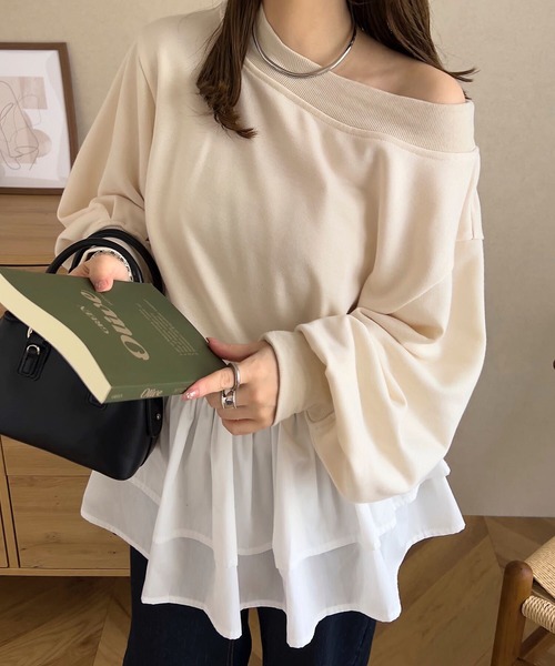 KOBE LETTUCE(コウベレタス)の「シャツレイヤード風オフショルスウェット(スウェット・レディース・アイボリー/ブラック/グレー・M)」の5枚目の写真