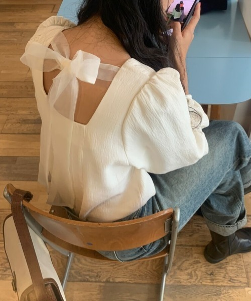 Teem Store(チームストア)の「バックシフォンリボン Vネックブラウス(シャツ/ブラウス・レディース・アイボリー/ブラック・L/M)」の7枚目の写真