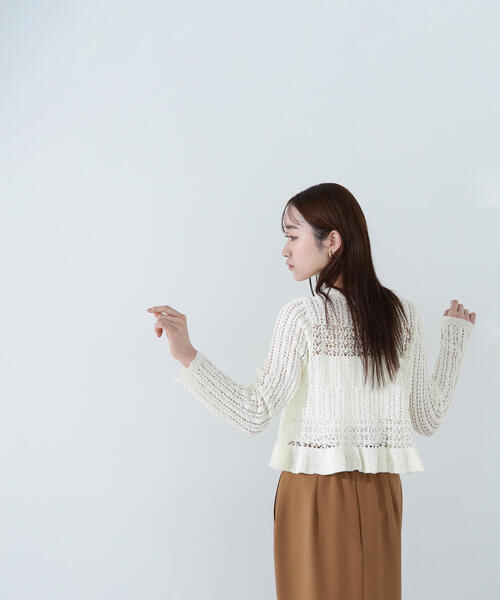 NATURAL BEAUTY BASIC（ナチュラルビューティーベーシック）の「◇【Oggi掲載】クロップドレースメッシュニット（ニット/セーター・レディース・レッド/チャコールグレー/オフホワイト・FREE）」の14枚目の写真