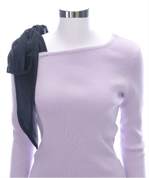 clear（クリア）の「肩リボンワンショルニットトップス[大人フェミニン スタイルアップ]（ニット/セーター・レディース・ブラック/ラベンダー/アイボリー・F）」の10枚目の写真