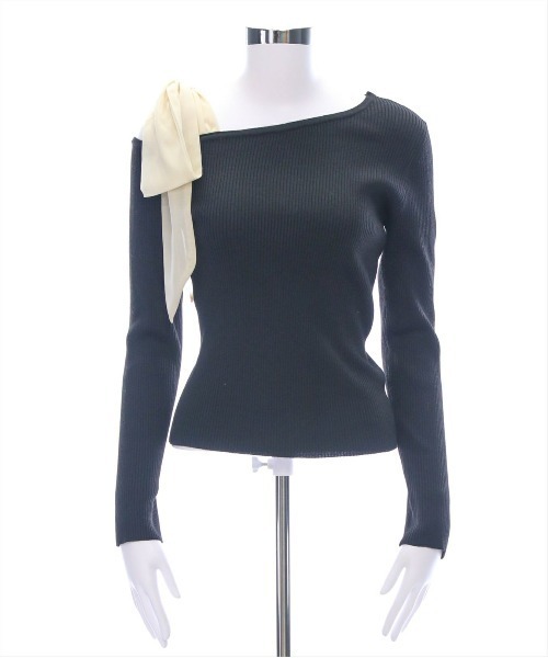 clear（クリア）の「肩リボンワンショルニットトップス[大人フェミニン スタイルアップ]（ニット/セーター・レディース・ブラック/ラベンダー/アイボリー・F）」の16枚目の写真