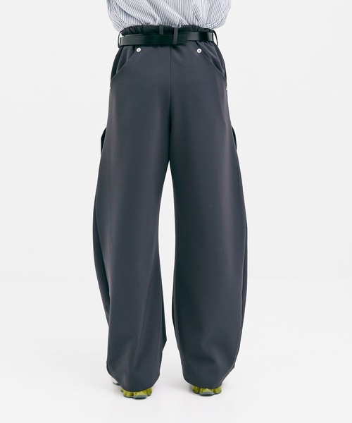 CONZ（コンズ）の「カーブレッグトラウザー ダブルクロス（スラックス・メンズ・ブラック/ダークグレー・1/2/3）」の19枚目の写真