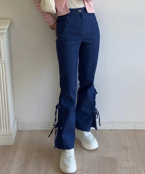 merrylatte(メリーラテ)の「サイドリボンデザインデニム(デニムパンツ・レディース・ブルー・M/S)」の9枚目の写真