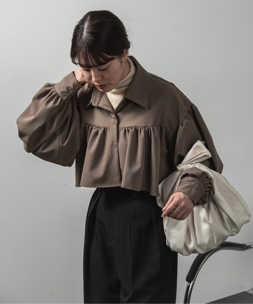 芸能人愛用のルームウェア セール】twill ツイルクロップド / blouse gather cropped トップス