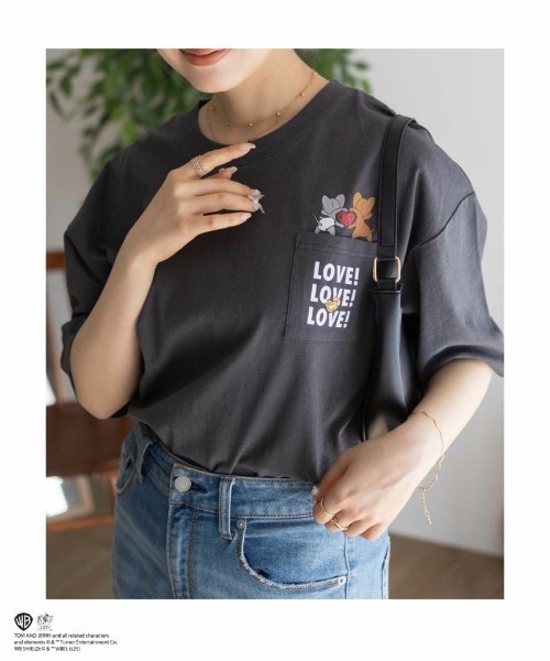 Tom&Jerry(トムアンドジェリー)の「【TOM&JERRY】 ポケット付きTシャツ(Tシャツ/カットソー・レディース・ブラック/チャコールグレー・フリー)」の4枚目の写真