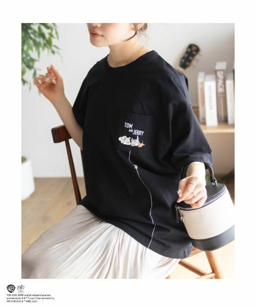Tom&Jerry(トムアンドジェリー)の「【TOM&JERRY】 ポケット付きTシャツ(Tシャツ/カットソー・レディース・ブラック/チャコールグレー・フリー)」の13枚目の写真