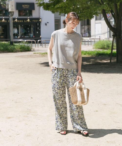 ITEMS URBANRESEARCH（アイテムズ アーバンリサーチ）の「イージーケアワイドパンツ（その他パンツ・レディース・ベージュ/ブラック/ホワイト系その他・FREE）」の8枚目の写真