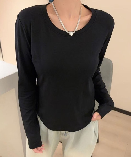 aimoha（アイモハ）の「ラウンドネックフィット長袖トップス（Tシャツ/カットソー・レディース・ホワイト/ブラック/ダークグレー/ワインレッド/チョコ・FREE）」の3枚目の写真