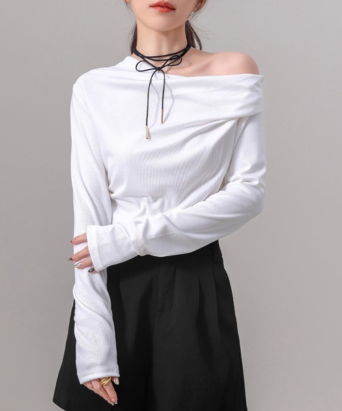 DAY CLOSET（デイ クローゼット）の「【大きいサイズ有/ふんわりシボ加工】長袖 4WAY ワンオフショル Vネック ドレープトップス レディース（Tシャツ/カットソー・レディース・ブラウン/ブラック/ホワイト/レッド・2XL/XL/M/S/L）」の5枚目の写真