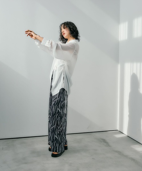 LEPSIM（レプシィム）の「サイド絞りシャツ 242830（シャツ/ブラウス