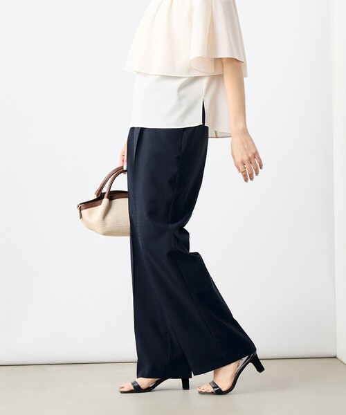 NOLLEY’S（ノーリーズ）の「《セットアップ対応》ウォッシャブルドライトロピカルセミワイド美脚パンツ（その他パンツ・レディース・ネイビー/ブラウン/ベージュ・36/38/40）」の2枚目の写真