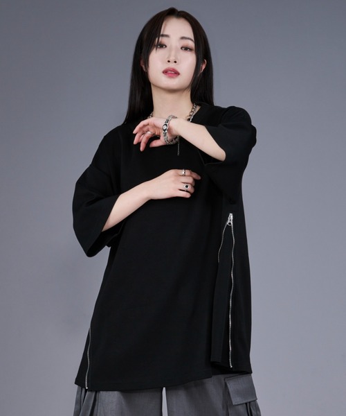 Ellno Loset(エルノロゼット)の「2WAYサイドジップポンチTシャツ(Tシャツ/カットソー・メンズ・レッド/ブラック/オフホワイト・LARGE/MEDIUM/SMALL)」の2枚目の写真