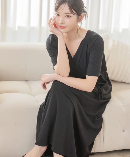 tu-hacci（ツーハッチ）の「ナイトブラ付きカシュクールワンピース《ラクシアスリープ》（ルームワンピース・レディース・チャコール/ブラック/グレイッシュベージュ/ピンクベージュ/ライトカーキ・65M/65L/70M/70L/75M/75L/80M/80L/85M/85L）」の14枚目の写真