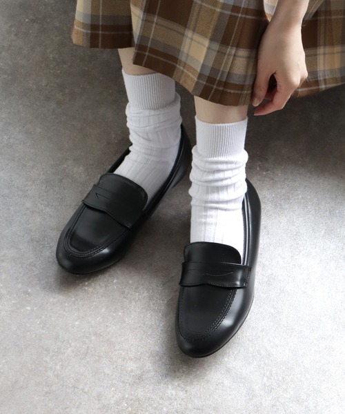 U.S. POLO ASSN.(ユーエスポロアッスン)の「【U.S. POLO ASSN./ユーエスポロアッスン】クラシックフラットローファー(ローファー・レディース・ブラック/ブラック×ホワイト/ダークブラウン・S/M/L)」の4枚目の写真