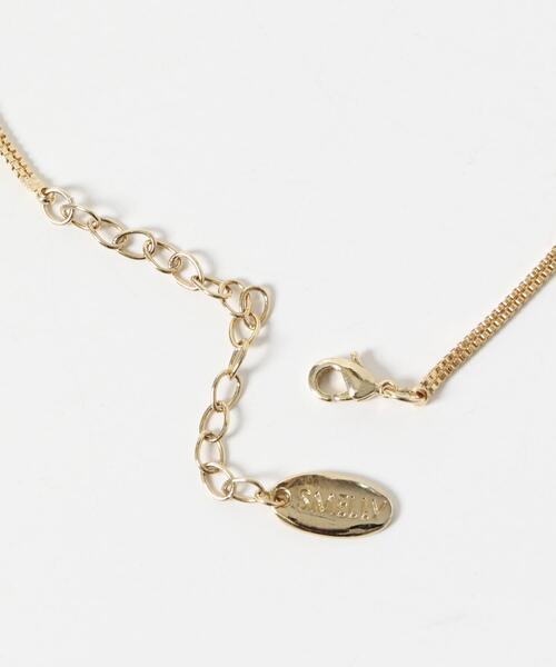 SMELLY（スメリー）の「メタルカーブネックレス（ネックレス・レディース・ゴールド・-）」の6枚目の写真