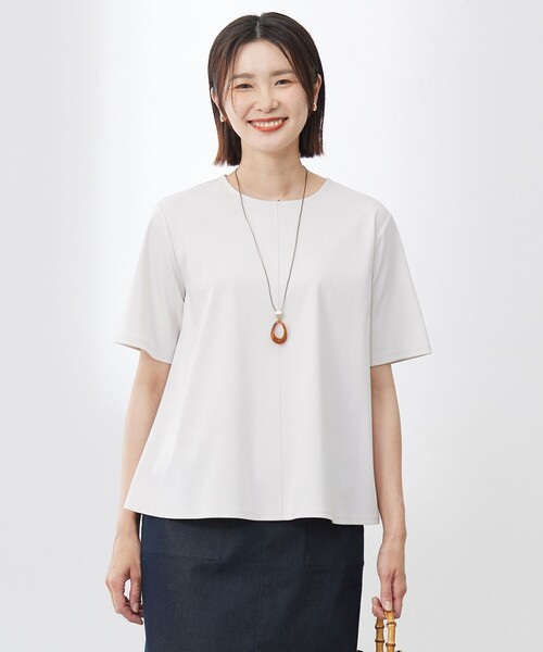 J.PRESS(ジェイプレス)の「【洗える】コットンスムース バック プリーツ カットソー(Tシャツ/カットソー・レディース・ネイビー系/ピーコックグリーン系/ホワイト系/ライトグレー系・T15/T13)」の2枚目の写真