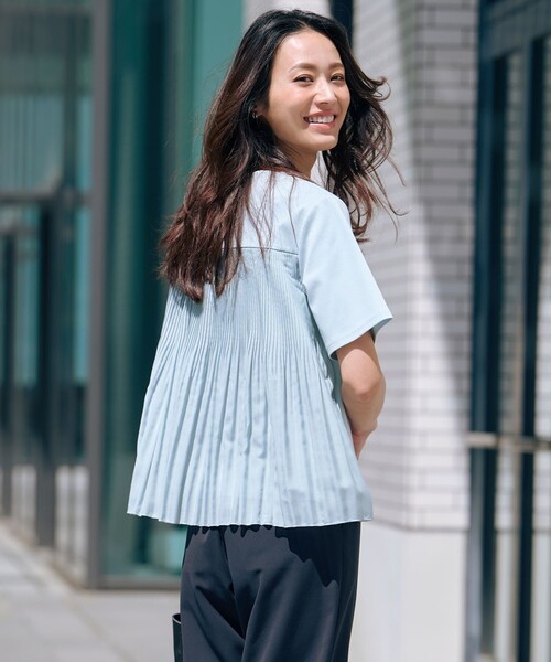 J.PRESS(ジェイプレス)の「【洗える】コットンスムース バック プリーツ カットソー(Tシャツ/カットソー・レディース・ネイビー系/ピーコックグリーン系/ホワイト系/ライトグレー系・T15/T13)」の3枚目の写真