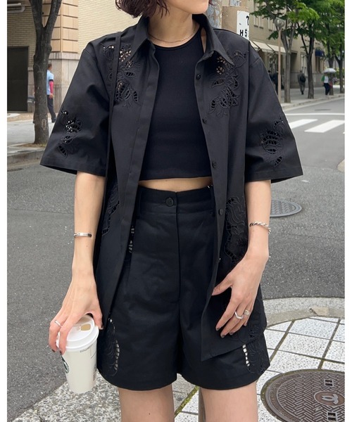 M_(エムアンダーバー)の「【M_】カットワーク刺繍ショートパンツ オーガニックコットン使用(その他パンツ・レディース・アイボリー/ブラック・1/2)」の19枚目の写真