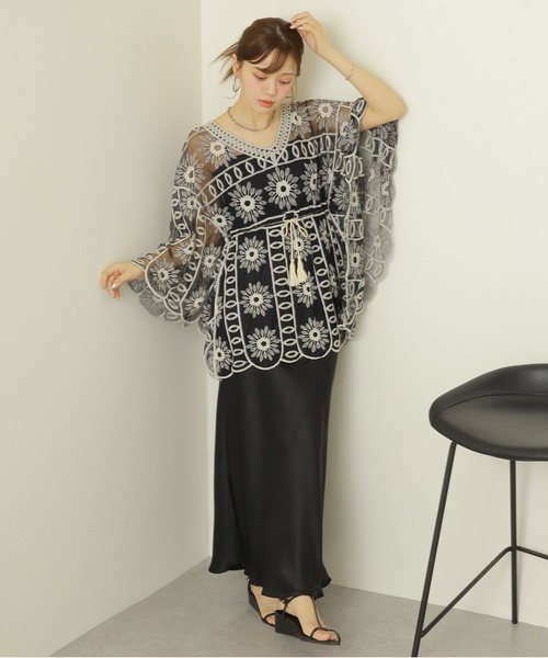 LAULEN（ローレン）の「flower crochet tunic blouse /フラワー クロシェ シアー チュニック ブラウス（シャツ/ブラウス・レディース・アイボリー/ブラック・FREE）」の11枚目の写真