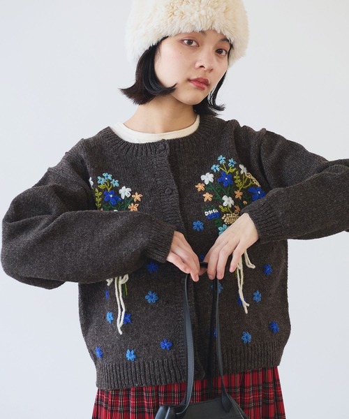 ペルーハンドニット ブーケ刺繍カーディガン（カーディガン